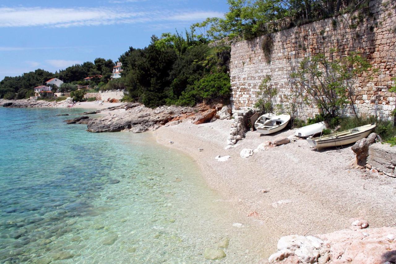 Apartments With A Parking Space Zavala, Hvar - 8912 Exterior photo